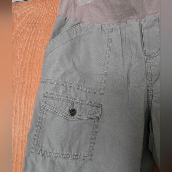Size M Olive Maternity Capris - Picture 4 of 4